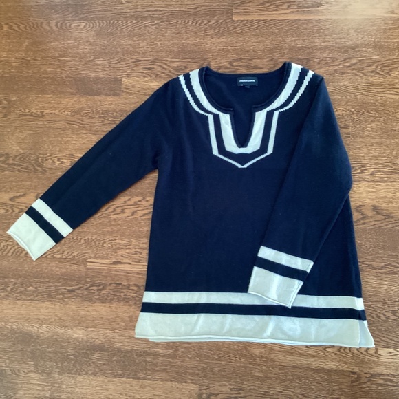 French Curve 100% Cashmere Navy Blue/White V-Neck Tunic Sweater Top Luxury NWOT - Picture 7 of 12